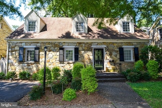 6127 Brook Dr, Falls Church, VA 22044