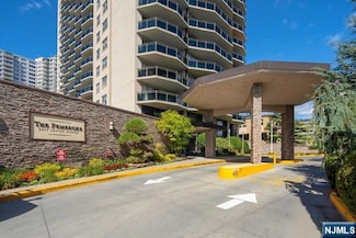 2077 Center St Unit 9B, Fort Lee, NJ 07024