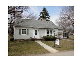 330 Houston Ave, Harrisville, PA 16038