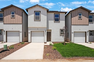 1057 Buena Vista Ln, Hanford, CA 93230