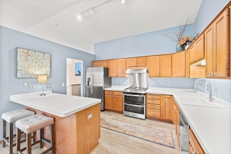 6108 Creek Line Dr, Minnetonka, MN 55345