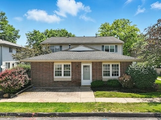 3820 Twin Pines Dr Unit 8A, Uniontown, OH 44685