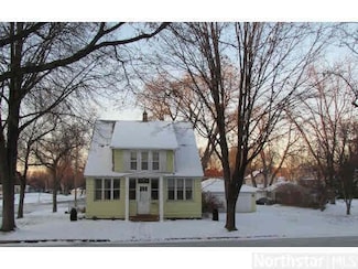 2445 2445 15th Ave E, North St. Paul, MN 55109
