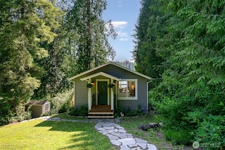 11009 E Lake Joy Dr NE, Carnation, WA 98014