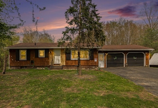 25942 Tomahawk Ct, Sturgis, MI 49091
