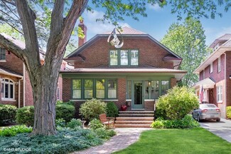 823 16th St, Wilmette, IL 60091