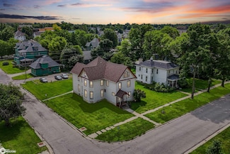 1132 Main St, Grinnell, IA 50112