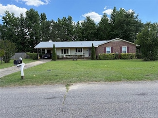 7205 Godfrey Dr, Fayetteville, NC 28303