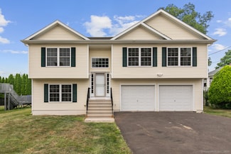 9 Harwich St, West Haven, CT 06516