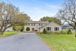 10 Marina Dr, Oswego, IL 60543