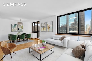 250 E 40th St Unit 22B, New York, NY 10016