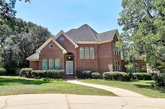 221 Asphodel Dr, Dothan, AL 36303