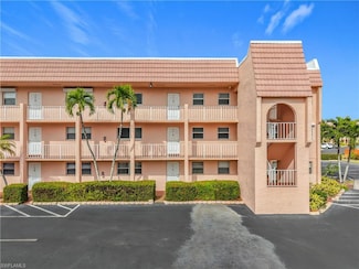 170 Turtle Lake Ct Unit 211, Naples, FL 34105