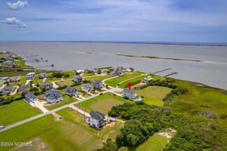 412 Island View Dr, Newport, NC 28570