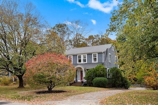 49 Cottage St, Sharon, MA 02067