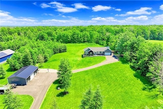 6994 Ontario Center Rd, Ontario, NY 14519