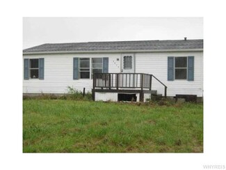 4970 Hollenbeck Rd, Lockport, NY 14094
