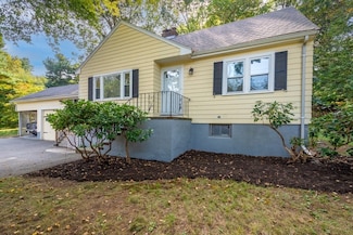 215 Blue Hill Dr, Westwood, MA 02090