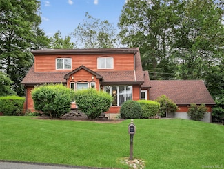 38 Van Buren St, Pearl River, NY 10965