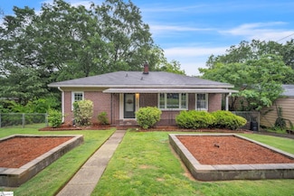 5 Camelot Ln, Greenville, SC 29611