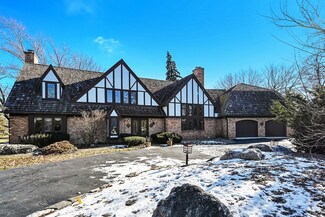 803 Merry Ln, Oak Brook, IL 60523