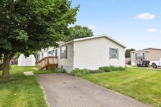 3710 Elm Ct, Clarkston, MI 48348