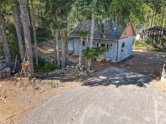 561 N Mountain View Dr, Hoodsport, WA 98548