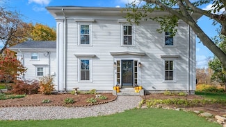 13 Blackstone St, Mendon, MA 01756