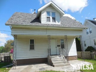 3176 Rockingham Rd, Davenport, IA 52802