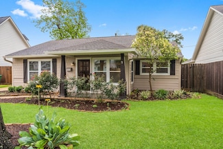 1733 Ebony Ln, Houston, TX 77018