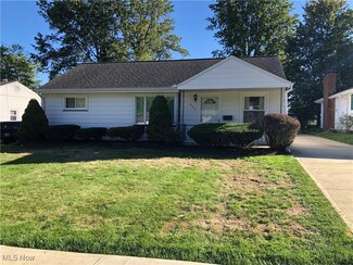 972 Oakwood Dr, Elyria, OH 44035