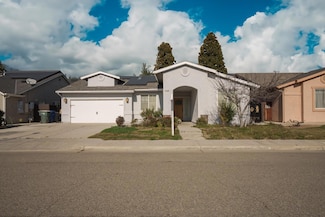 5138 W Beechwood Ave, Fresno, CA 93722