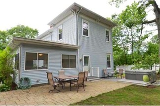 8 Rockland Place, Newton Upper Falls, MA 02464