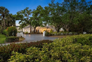 75 Osprey Point Dr, Osprey, FL 34229