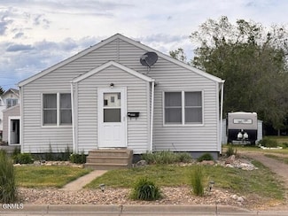 609 E 1st Ave, Plentywood, MT 59254