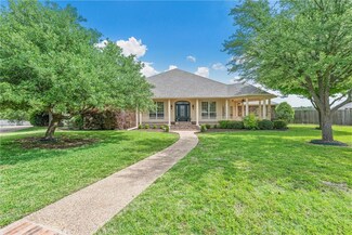 1061 Briar Glen Cir, Mc Gregor, TX 76657