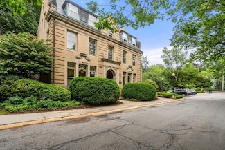 65 Glen Rd Unit H6, Brookline, MA 02445