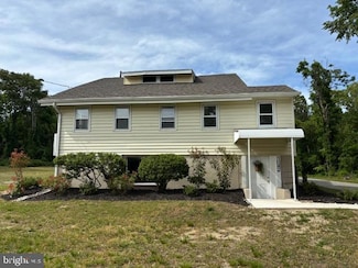1042 W Walnut Rd, Vineland, NJ 08360