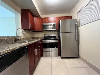 3700 NW 21st St Unit 304, Lauderdale Lakes, FL 33311