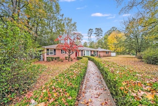 5600 Riviere Dr, Charlotte, NC 28211