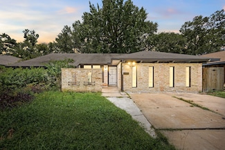 5618 Briarwick Ln, Houston, TX 77016