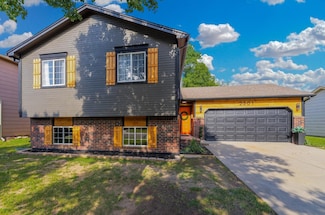 2501 N Beacon Hill St, Wichita, KS 67220