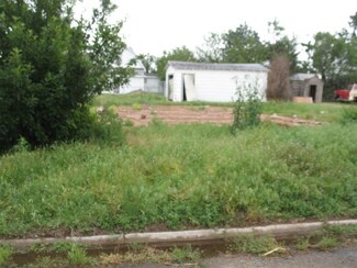 221 NE 1st St, Buffalo, OK 73834