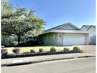 871 Corvette Ln, Eugene, OR 97404