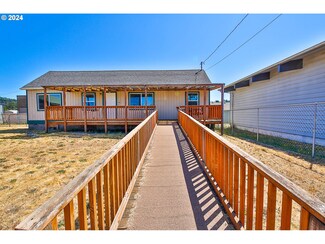 120 S 8th St Unit 100-120, Lakeside, OR 97449