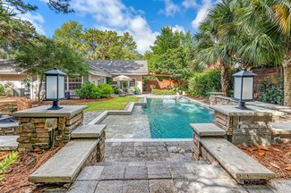 28 Longwood Dr, Shalimar, FL 32579