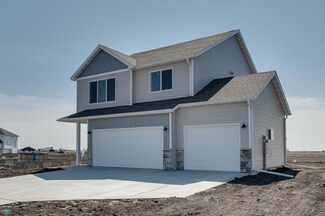 6627 S Belding Dr, Fargo, ND 58104