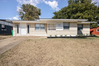 1853 Burning Tree Ln, Carrollton, TX 75006