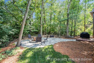 3601 Windshire Dr SE, Grand Rapids, MI 49546