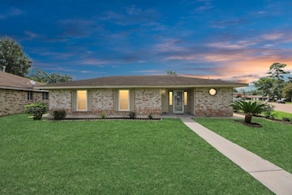 631 Soft Shadows Ln, Houston, TX 77013